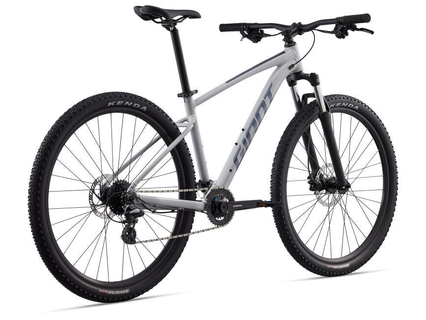 2022 Giant Talon 29 3 Hardtail MTB
