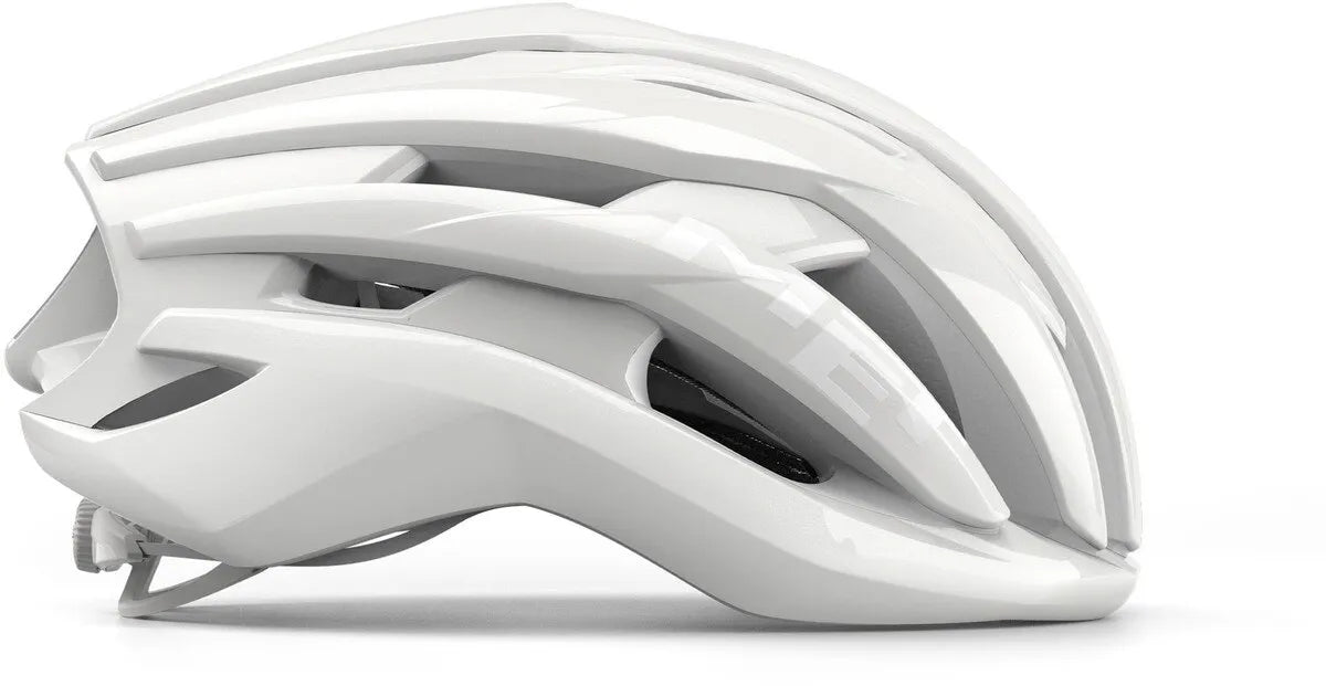 #colour_absolute white