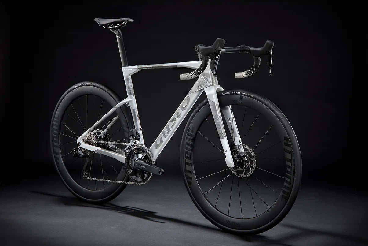 Gusto GTR Sport TE Carbon Road Bike | 105 Di2