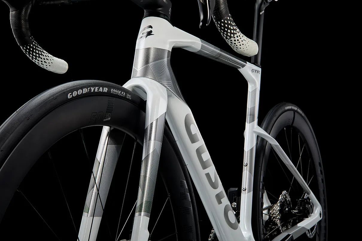 Gusto GTR Sport TE Carbon Road Bike | 105 Di2