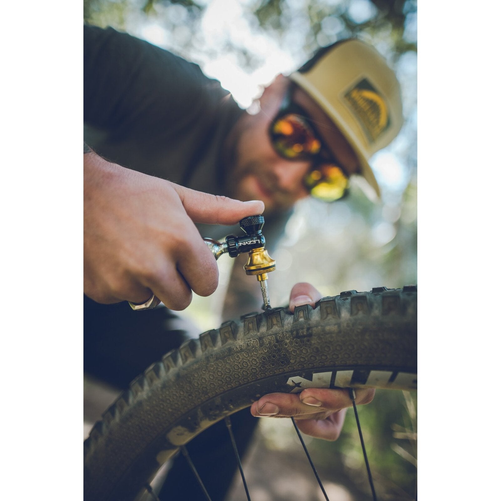 Lezyne Tubeless CO2 Blaster Kit - Black/Gold