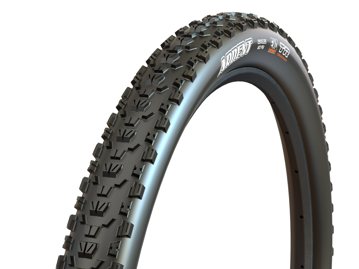 Maxxis Ardent tyre – three-quarter view